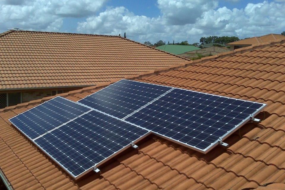 Solar power reaches new milestone in Queensland