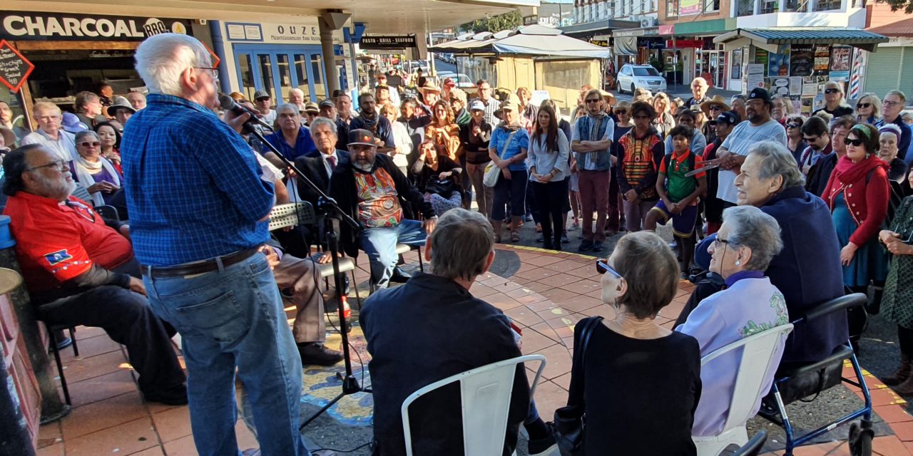 Photo Gallery – Launch of history panels brings community together