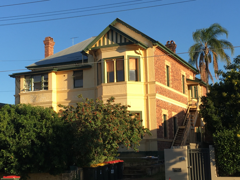 Local History: ‘Mon Abri’ on Brighton Road, Highgate Hill