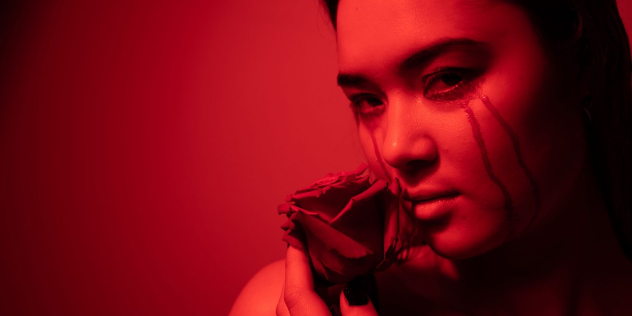 HELLO, HALLOWEEN!  WEST ENDER CHARLOTTE MOON DEBUTS HER VAMPIRE-THEMED ‘FLEDGLING’ MUSIC VIDEO