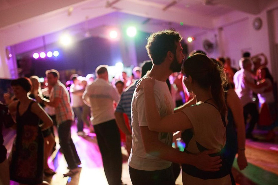 Dance moves – Dance movers: Tarcisio Teatini-Climaco and Rio Rhythmics