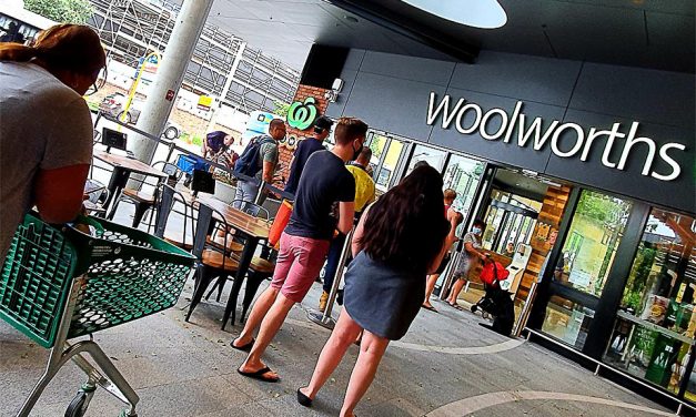Woolworths reinstates product limits across greater Brisbane amid lockdown