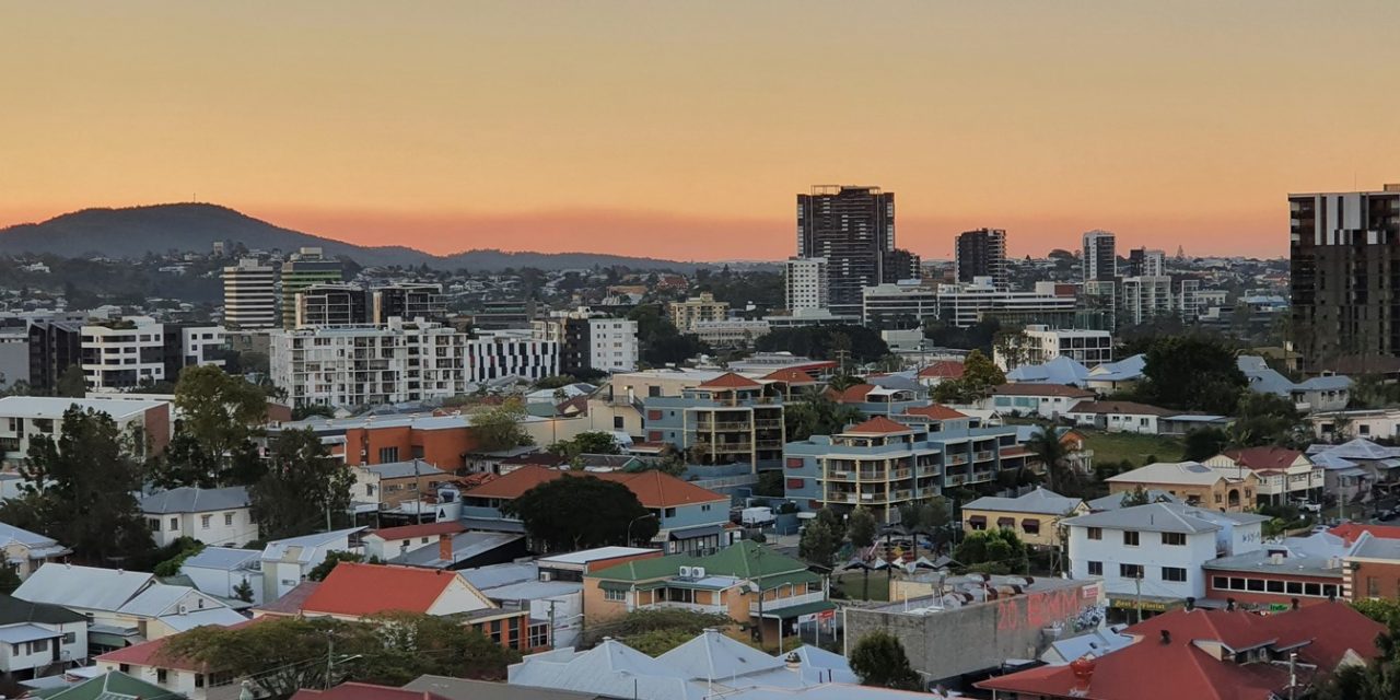 Zero-Net Kurilpa addressing Climate Change in cafes and bars of the inner city.