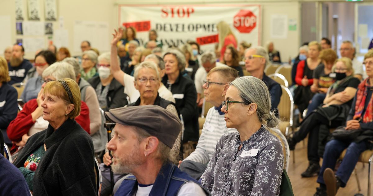 Kurilpa residents reject ninety storey precinct.